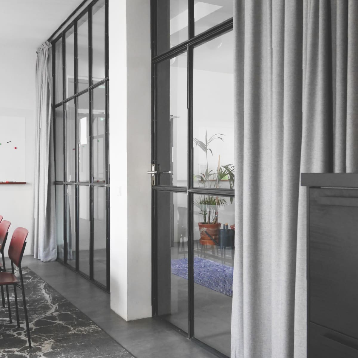 Grohmann Architekten Stahl-Glas-Raumtrennung
